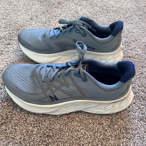 New Balance Men's Fresh Foam X More V4 Running Shoes. Size 10.5 - Picture 3 of 8